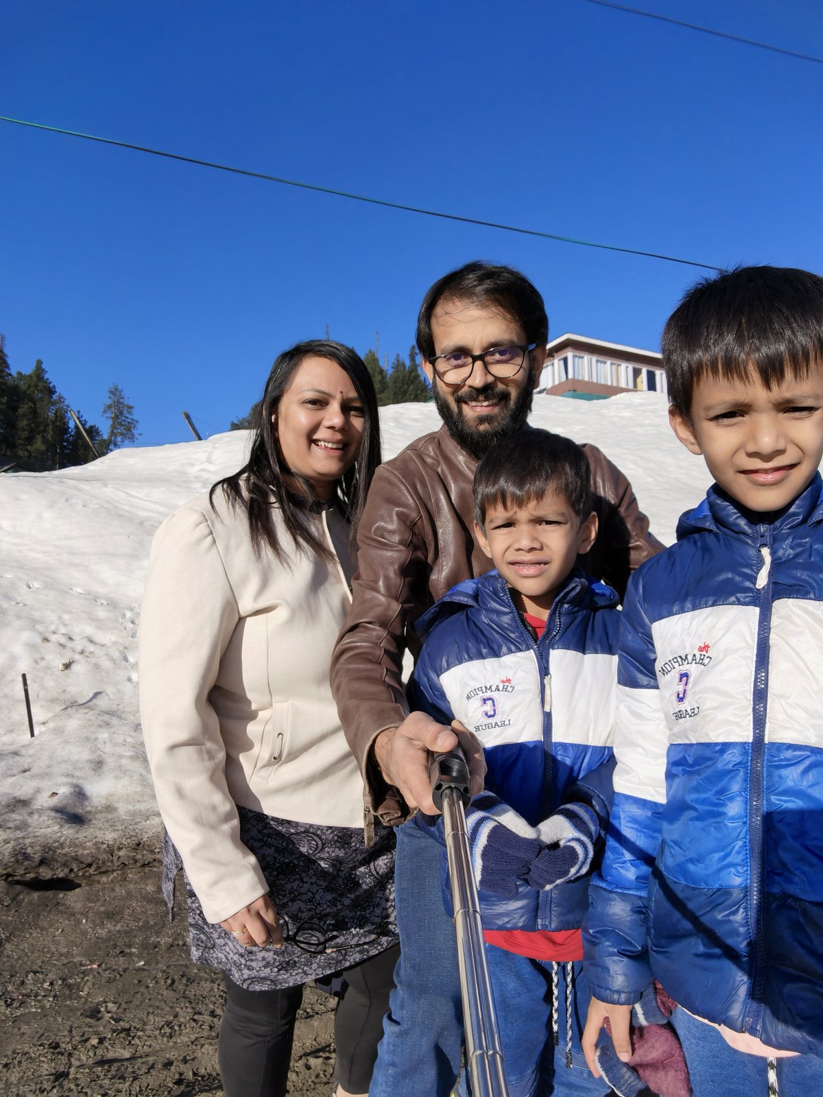 Somani family selfie at Gulmarg